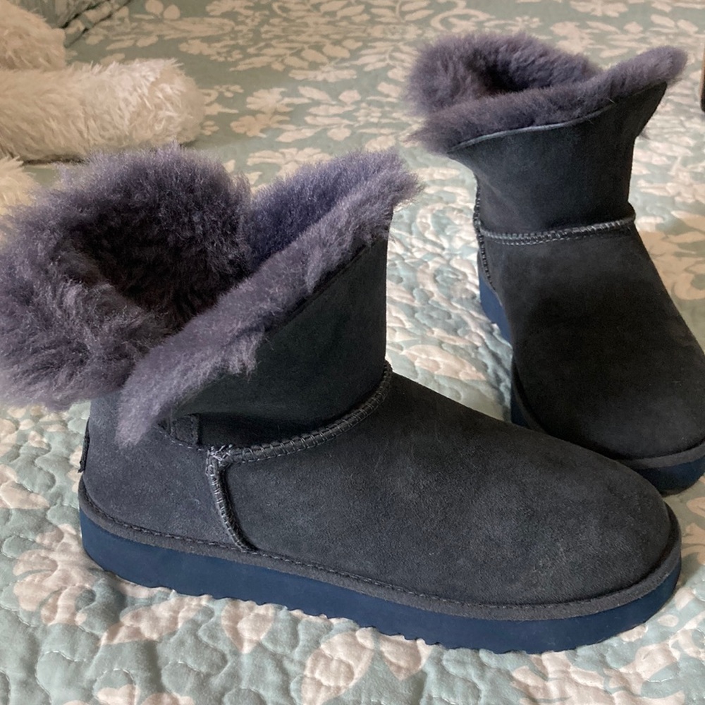 UGG WINTER BOOTIES